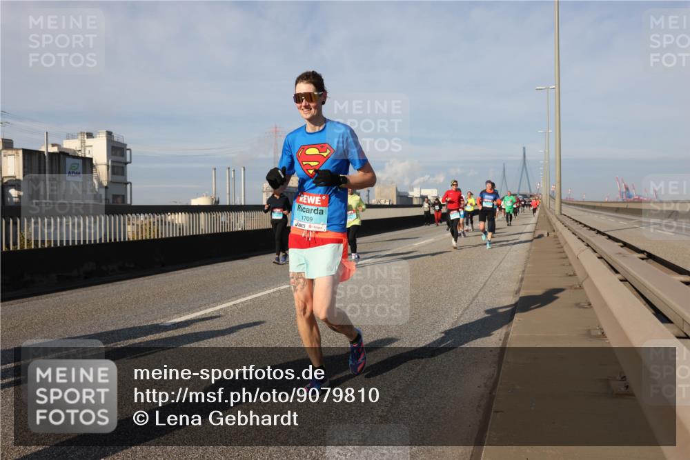 03.10.2025 - Köhlbrandbrückenlauf Lena Gebhardt http://msf.ph/oto/9079810 03.10.2025 10:03:33 Position 2 1709 meine-sportfotos.de
