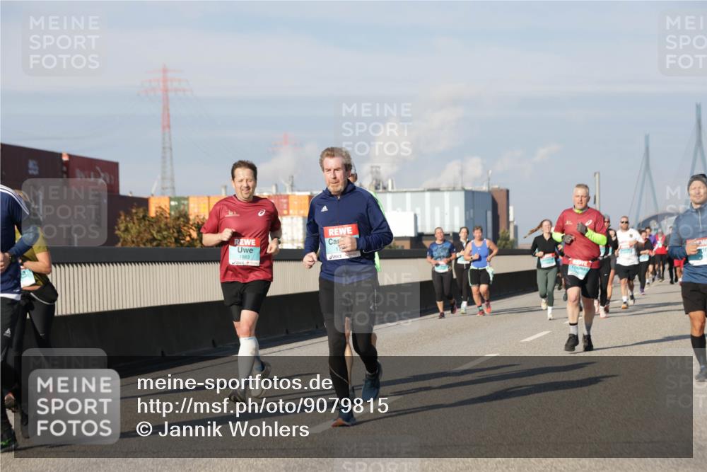 03.10.2025 - Köhlbrandbrückenlauf Jannik Wohlers http://msf.ph/oto/9079815 03.10.2025 10:01:40 Position 3 1883, 17 meine-sportfotos.de