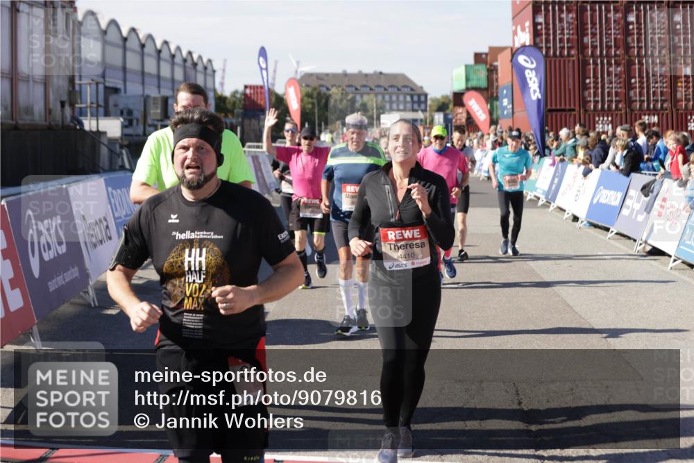 03.10.2025 - Köhlbrandbrückenlauf Jannik Wohlers http://msf.ph/oto/9079816 03.10.2025 13:17:45 Ziel 4410, 4645, 4679, 4829, 5168, 5339, 5685, 5731, 5732, 5906, 5909, 5917, 6331, 6388, 6485, 6704 meine-sportfotos.de