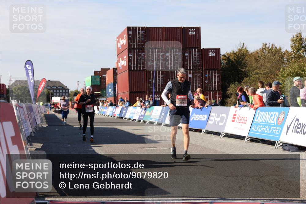 03.10.2025 - Köhlbrandbrückenlauf Lena Gebhardt http://msf.ph/oto/9079820 03.10.2025 13:45:20 Ziel 5015, 5600, 6264, 6695 meine-sportfotos.de