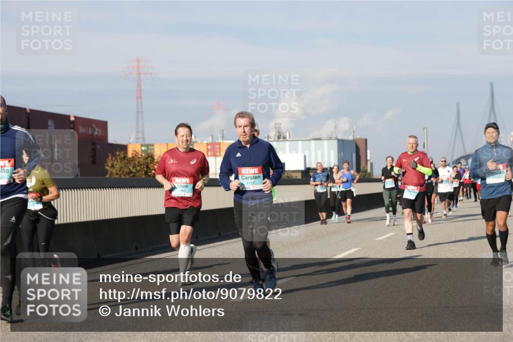 03.10.2025 - Köhlbrandbrückenlauf Jannik Wohlers http://msf.ph/oto/9079822 03.10.2025 10:01:40 Position 3 24, 1883, 1712 meine-sportfotos.de