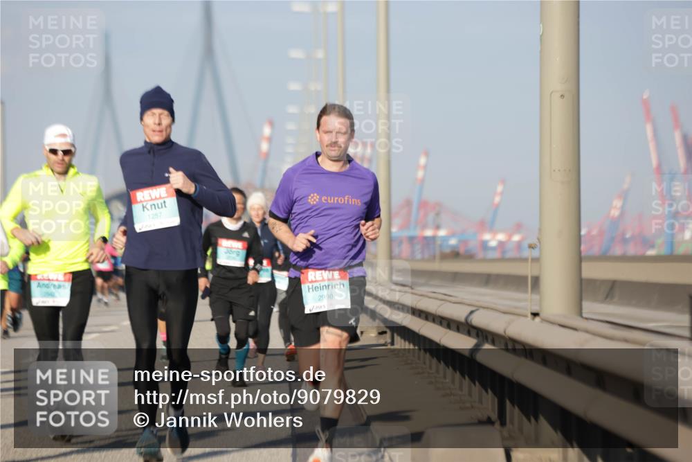 03.10.2025 - Köhlbrandbrückenlauf Jannik Wohlers http://msf.ph/oto/9079829 03.10.2025 09:53:41 Position 3 1257, 2990 meine-sportfotos.de