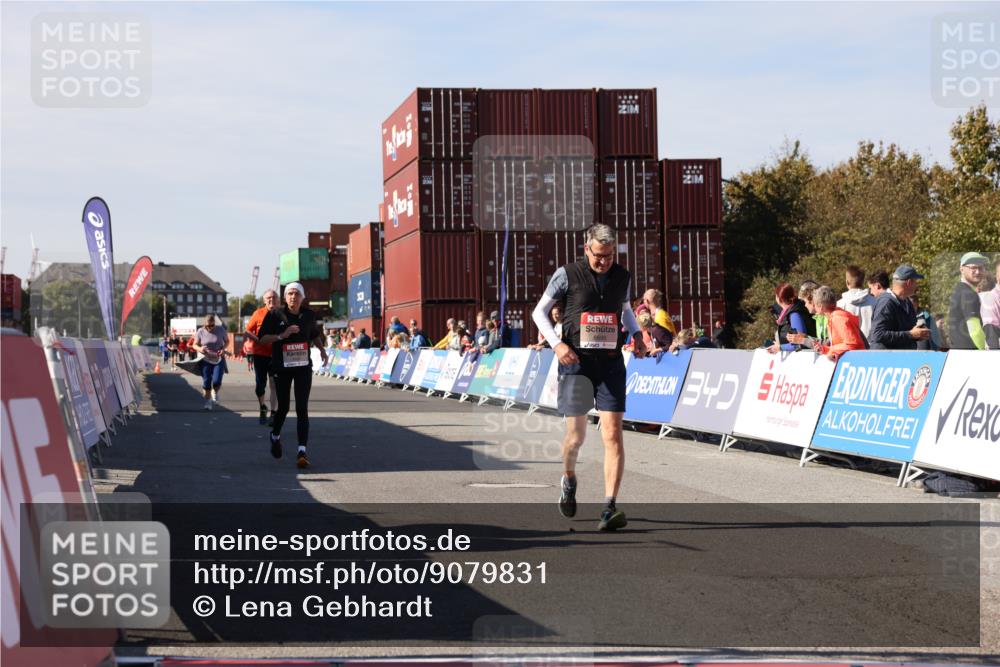 03.10.2025 - Köhlbrandbrückenlauf Lena Gebhardt http://msf.ph/oto/9079831 03.10.2025 13:45:20 Ziel 5015, 5600, 6264, 6695 meine-sportfotos.de