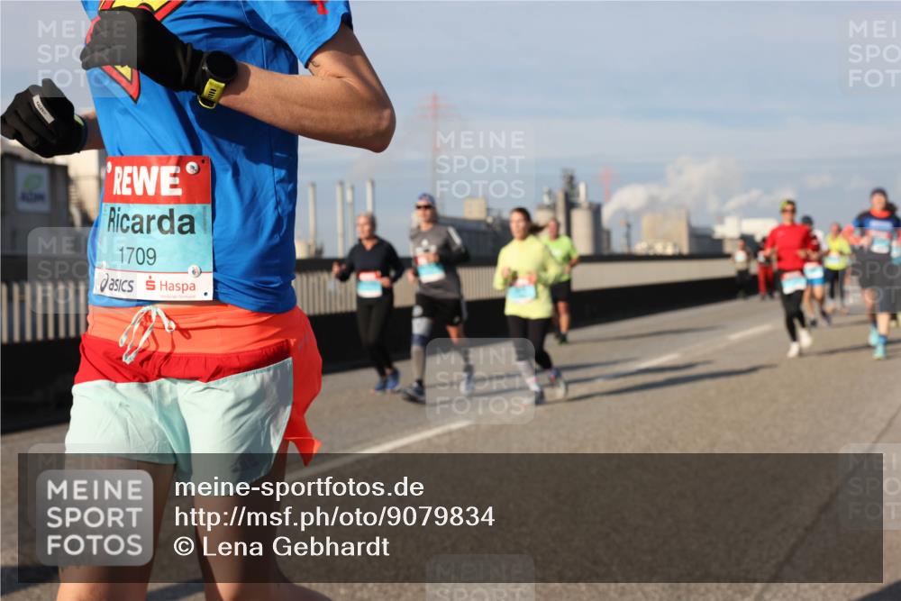 03.10.2025 - Köhlbrandbrückenlauf Lena Gebhardt http://msf.ph/oto/9079834 03.10.2025 10:03:34 Position 2 1709 meine-sportfotos.de