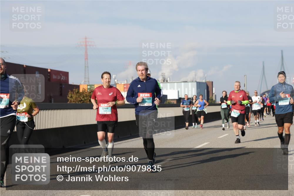 03.10.2025 - Köhlbrandbrückenlauf Jannik Wohlers http://msf.ph/oto/9079835 03.10.2025 10:01:40 Position 3 24, 1712, 1883 meine-sportfotos.de