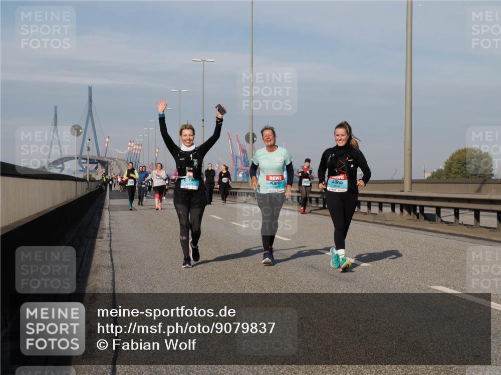 03.10.2025 - Köhlbrandbrückenlauf Fabian Wolf http://msf.ph/oto/9079837 03.10.2025 10:17:18 Position 3 2926, 2928, 2927 meine-sportfotos.de