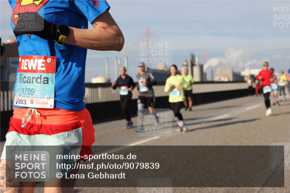 03.10.2025 - Köhlbrandbrückenlauf Lena Gebhardt http://msf.ph/oto/9079839 03.10.2025 10:03:34 Position 2 1709 meine-sportfotos.de