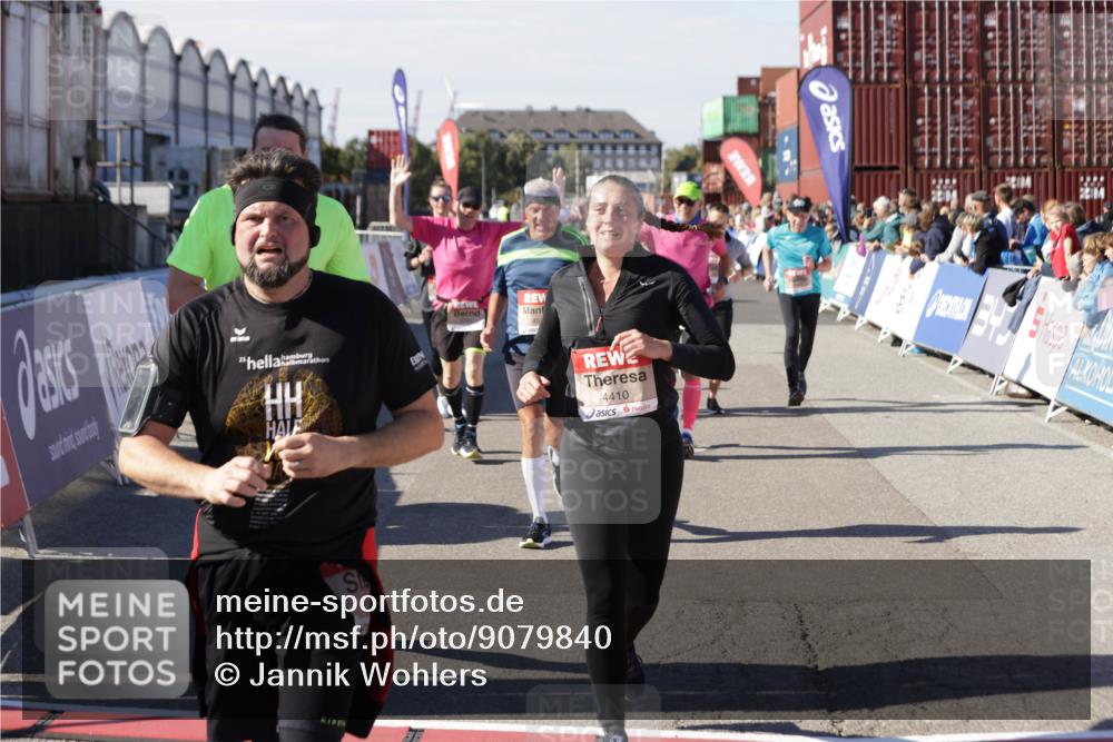 03.10.2025 - Köhlbrandbrückenlauf Jannik Wohlers http://msf.ph/oto/9079840 03.10.2025 13:17:45 Ziel 4410, 4645, 4679, 4829, 5168, 5339, 5685, 5731, 5732, 5906, 5909, 5917, 6331, 6388, 6485, 6704 meine-sportfotos.de