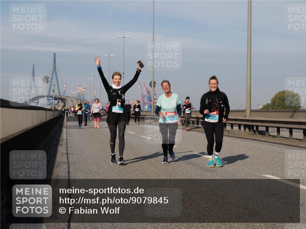 03.10.2025 - Köhlbrandbrückenlauf Fabian Wolf http://msf.ph/oto/9079845 03.10.2025 10:17:18 Position 3 2927, 2926 meine-sportfotos.de