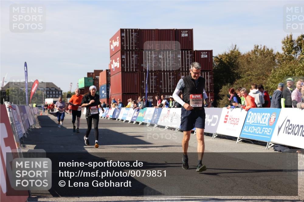 03.10.2025 - Köhlbrandbrückenlauf Lena Gebhardt http://msf.ph/oto/9079851 03.10.2025 13:45:21 Ziel 5015, 5600, 6264, 6695 meine-sportfotos.de
