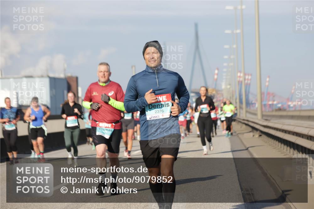 03.10.2025 - Köhlbrandbrückenlauf Jannik Wohlers http://msf.ph/oto/9079852 03.10.2025 10:01:42 Position 3 2376 meine-sportfotos.de