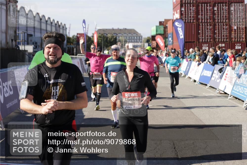 03.10.2025 - Köhlbrandbrückenlauf Jannik Wohlers http://msf.ph/oto/9079868 03.10.2025 13:17:46 Ziel 4410, 4645, 4679, 4829, 5168, 5339, 5685, 5731, 5732, 5917, 6331, 6388, 6485, 6704 meine-sportfotos.de