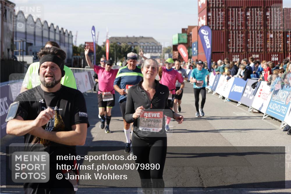 03.10.2025 - Köhlbrandbrückenlauf Jannik Wohlers http://msf.ph/oto/9079890 03.10.2025 13:17:46 Ziel 4410, 4645, 4679, 4829, 5168, 5339, 5685, 5731, 5732, 5917, 6331, 6388, 6485, 6704 meine-sportfotos.de