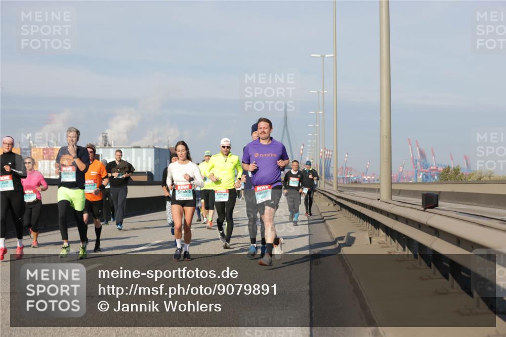 03.10.2025 - Köhlbrandbrückenlauf Jannik Wohlers http://msf.ph/oto/9079891 03.10.2025 09:53:42 Position 3 1163, 1430 meine-sportfotos.de