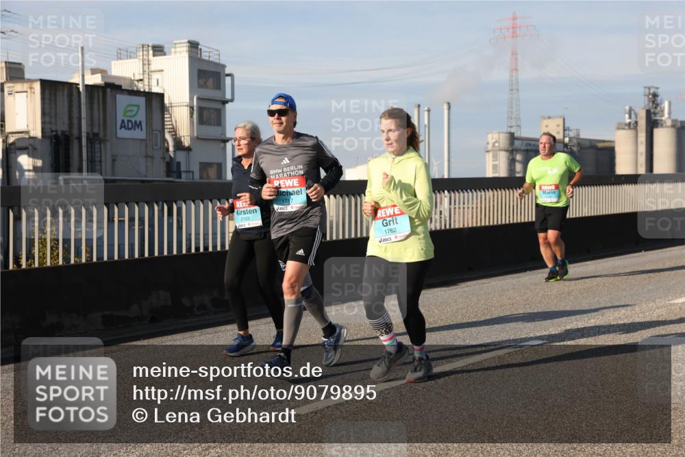 03.10.2025 - Köhlbrandbrückenlauf Lena Gebhardt http://msf.ph/oto/9079895 03.10.2025 10:03:35 Position 2 2103, 1717, 1762 meine-sportfotos.de