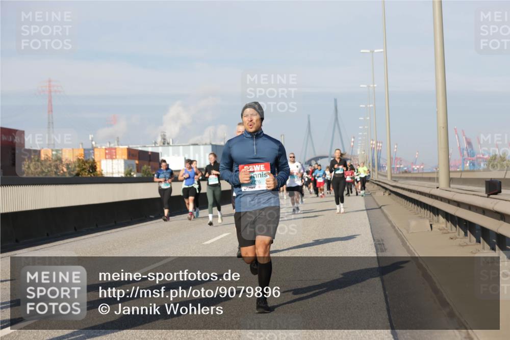 03.10.2025 - Köhlbrandbrückenlauf Jannik Wohlers http://msf.ph/oto/9079896 03.10.2025 10:01:42 Position 3 2376 meine-sportfotos.de