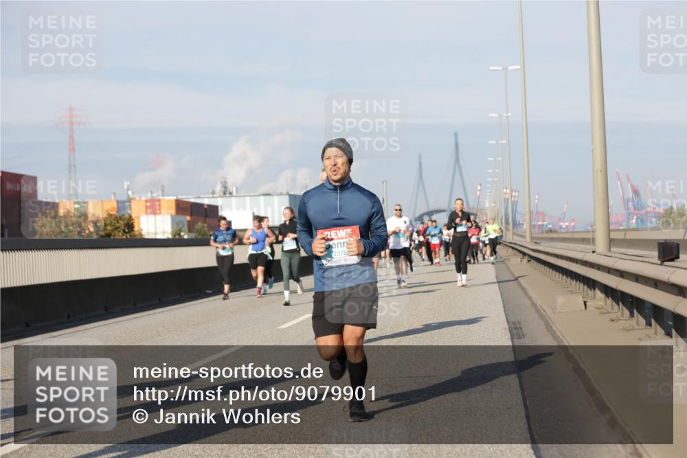 03.10.2025 - Köhlbrandbrückenlauf Jannik Wohlers http://msf.ph/oto/9079901 03.10.2025 10:01:43 Position 3 2376 meine-sportfotos.de