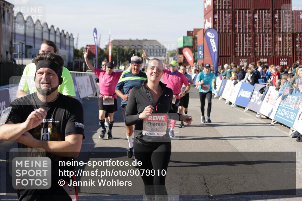 03.10.2025 - Köhlbrandbrückenlauf Jannik Wohlers http://msf.ph/oto/9079910 03.10.2025 13:17:46 Ziel 4410, 4645, 4679, 4829, 5168, 5339, 5685, 5731, 5732, 5917, 6331, 6388, 6485, 6704 meine-sportfotos.de