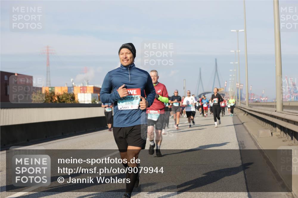 03.10.2025 - Köhlbrandbrückenlauf Jannik Wohlers http://msf.ph/oto/9079944 03.10.2025 10:01:43 Position 3 2376 meine-sportfotos.de