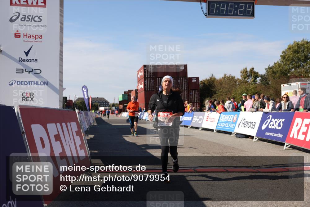 03.10.2025 - Köhlbrandbrückenlauf Lena Gebhardt http://msf.ph/oto/9079954 03.10.2025 13:45:25 Ziel 5223, 5600, 5999, 6695 meine-sportfotos.de