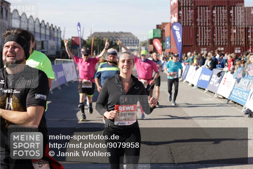 03.10.2025 - Köhlbrandbrückenlauf Jannik Wohlers http://msf.ph/oto/9079958 03.10.2025 13:17:46 Ziel 4410, 4645, 4679, 4829, 5168, 5339, 5685, 5731, 5732, 5917, 6331, 6388, 6485, 6704 meine-sportfotos.de
