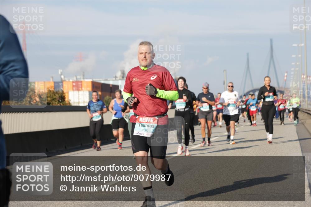 03.10.2025 - Köhlbrandbrückenlauf Jannik Wohlers http://msf.ph/oto/9079987 03.10.2025 10:01:44 Position 3 2800 meine-sportfotos.de