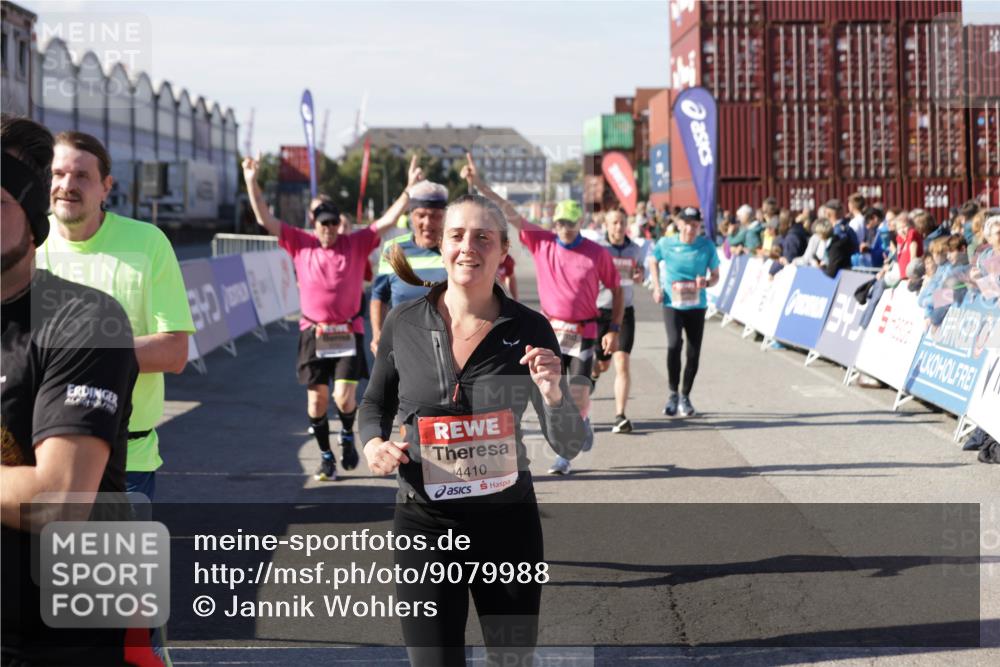03.10.2025 - Köhlbrandbrückenlauf Jannik Wohlers http://msf.ph/oto/9079988 03.10.2025 13:17:46 Ziel 4410, 4645, 4679, 4829, 5168, 5339, 5685, 5731, 5732, 5917, 6331, 6388, 6485, 6704 meine-sportfotos.de