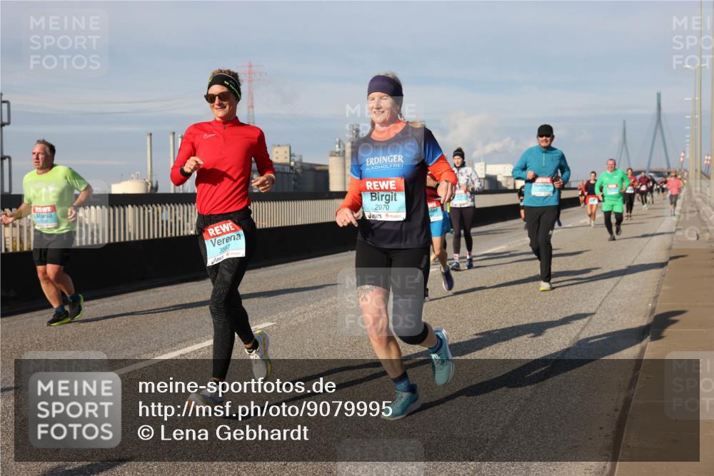 03.10.2025 - Köhlbrandbrückenlauf Lena Gebhardt http://msf.ph/oto/9079995 03.10.2025 10:03:37 Position 2 3597, 2970 meine-sportfotos.de