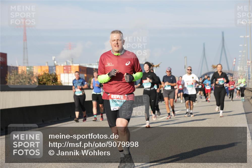 03.10.2025 - Köhlbrandbrückenlauf Jannik Wohlers http://msf.ph/oto/9079998 03.10.2025 10:01:44 Position 3 2800 meine-sportfotos.de