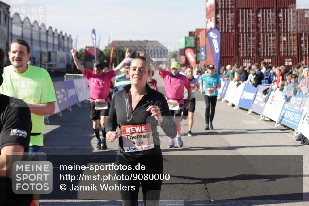 03.10.2025 - Köhlbrandbrückenlauf Jannik Wohlers http://msf.ph/oto/9080000 03.10.2025 13:17:46 Ziel 4410, 4645, 4679, 4829, 5168, 5339, 5685, 5731, 5732, 5917, 6331, 6388, 6485, 6704 meine-sportfotos.de