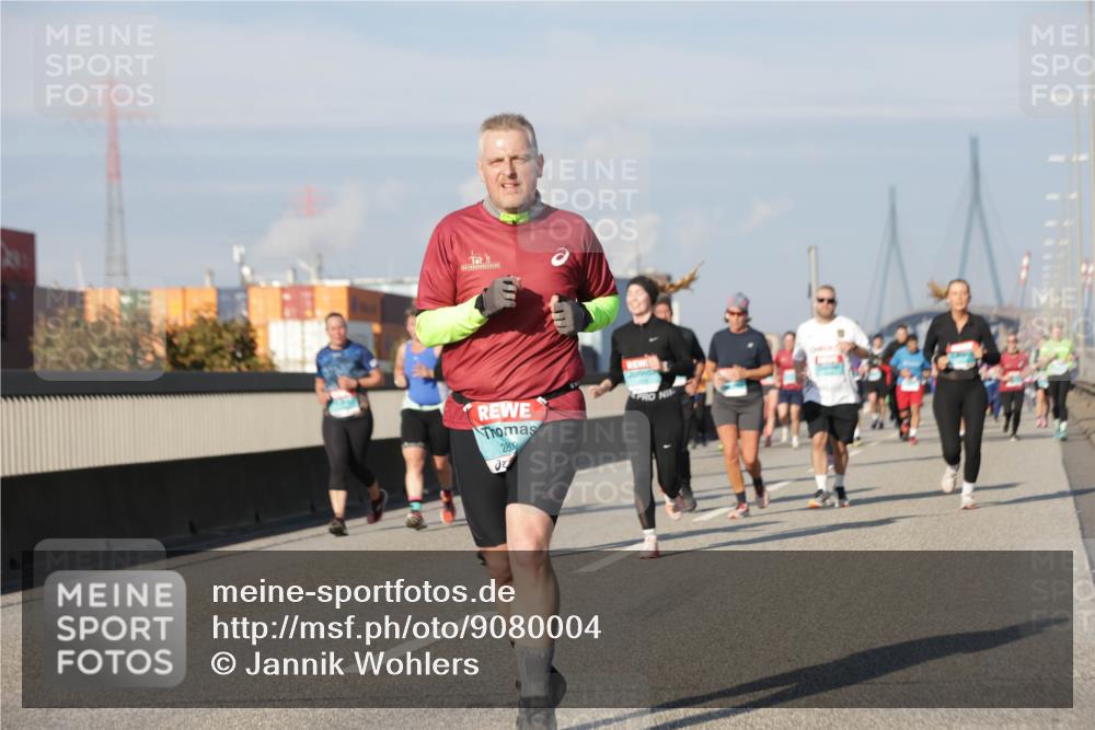 03.10.2025 - Köhlbrandbrückenlauf Jannik Wohlers http://msf.ph/oto/9080004 03.10.2025 10:01:44 Position 3 2800 meine-sportfotos.de