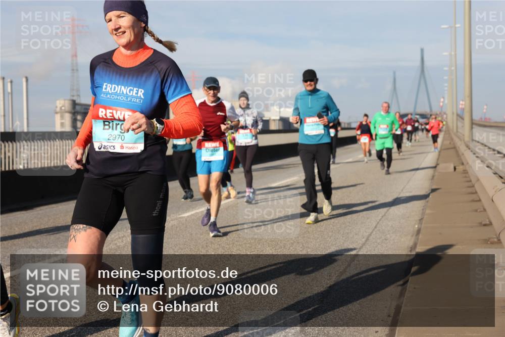 03.10.2025 - Köhlbrandbrückenlauf Lena Gebhardt http://msf.ph/oto/9080006 03.10.2025 10:03:37 Position 2 2970 meine-sportfotos.de