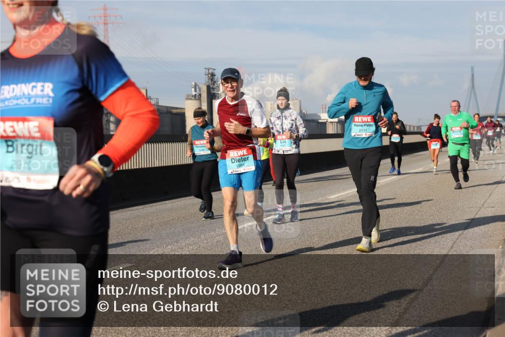 03.10.2025 - Köhlbrandbrückenlauf Lena Gebhardt http://msf.ph/oto/9080012 03.10.2025 10:03:38 Position 2 2970, 1984, 2111 meine-sportfotos.de