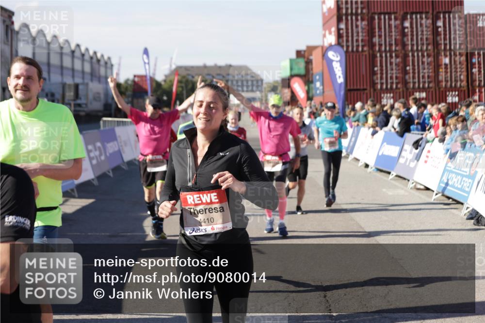 03.10.2025 - Köhlbrandbrückenlauf Jannik Wohlers http://msf.ph/oto/9080014 03.10.2025 13:17:46 Ziel 4410, 4645, 4679, 4829, 5168, 5339, 5685, 5731, 5732, 5917, 6331, 6388, 6485, 6704 meine-sportfotos.de