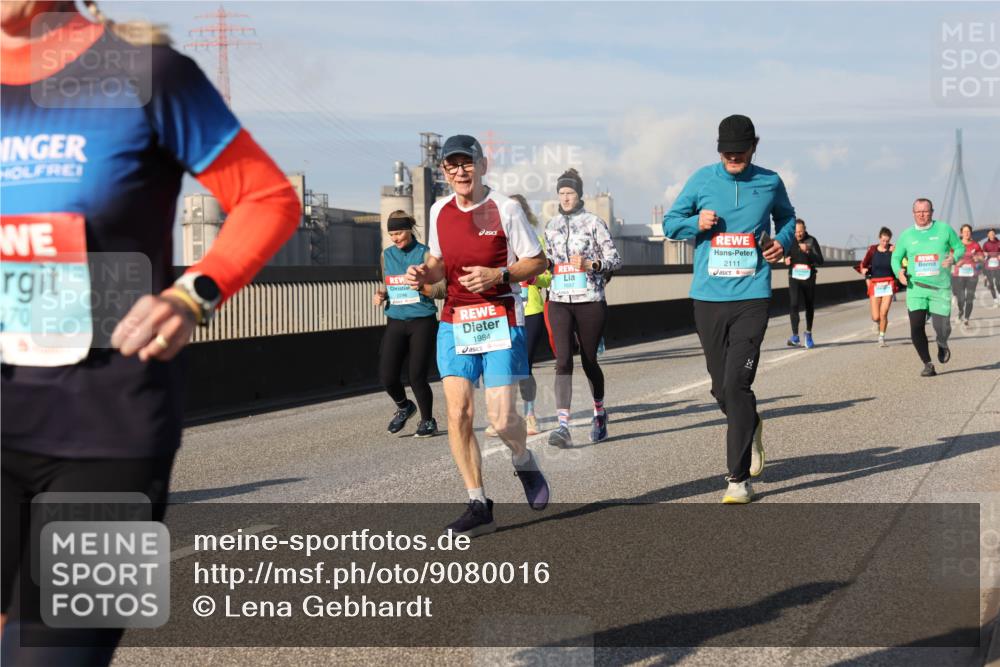 03.10.2025 - Köhlbrandbrückenlauf Lena Gebhardt http://msf.ph/oto/9080016 03.10.2025 10:03:38 Position 2 270, 1984, 1697, 2111 meine-sportfotos.de