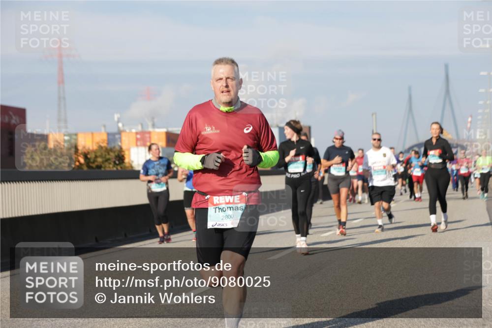03.10.2025 - Köhlbrandbrückenlauf Jannik Wohlers http://msf.ph/oto/9080025 03.10.2025 10:01:44 Position 3 2800 meine-sportfotos.de