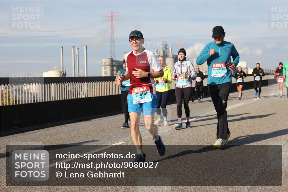03.10.2025 - Köhlbrandbrückenlauf Lena Gebhardt http://msf.ph/oto/9080027 03.10.2025 10:03:38 Position 2 1984, 2111 meine-sportfotos.de