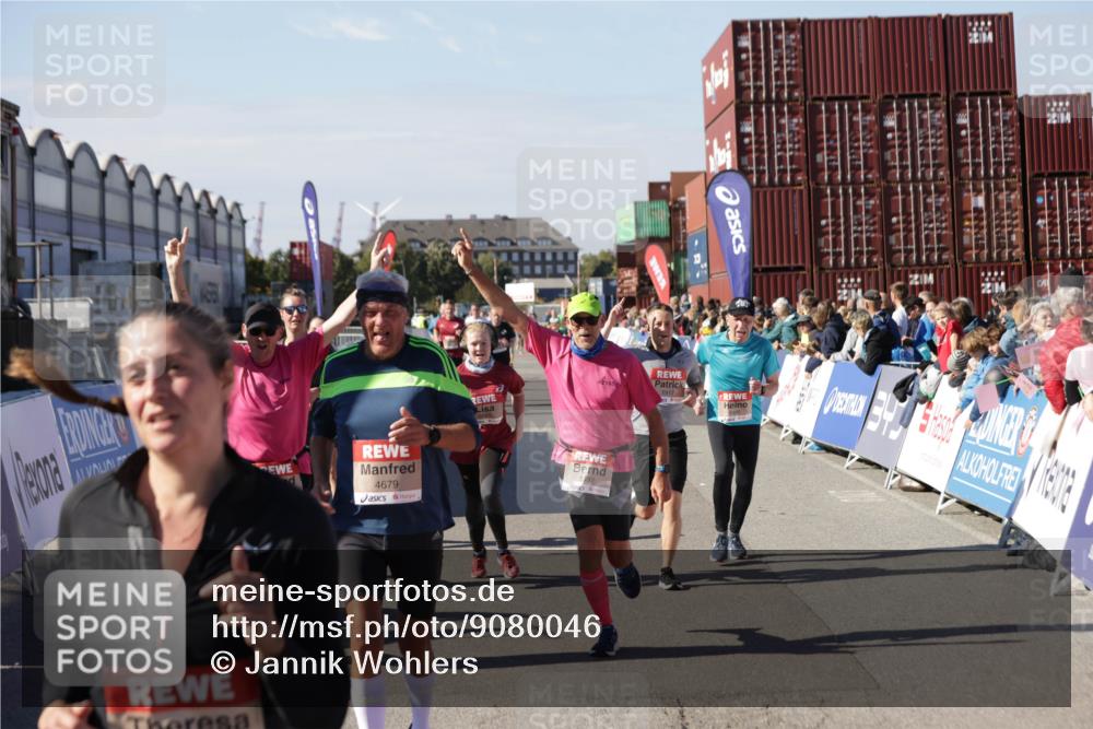 03.10.2025 - Köhlbrandbrückenlauf Jannik Wohlers http://msf.ph/oto/9080046 03.10.2025 13:17:47 Ziel 4410, 4645, 4679, 4829, 5168, 5339, 5685, 5731, 5732, 5917, 6331, 6388, 6485, 6704 meine-sportfotos.de