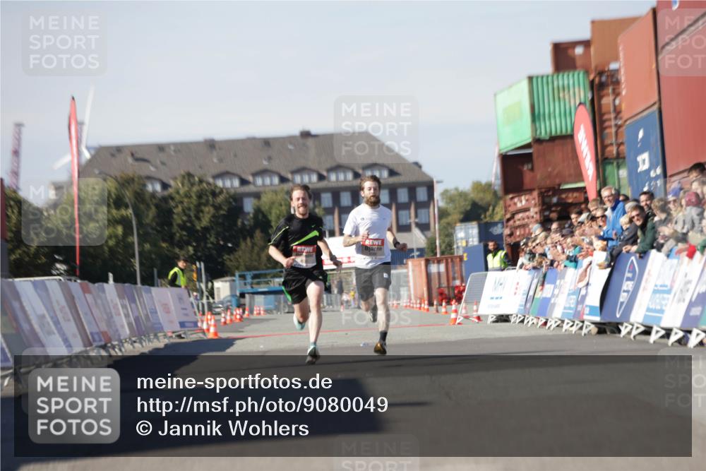 03.10.2025 - Köhlbrandbrückenlauf Jannik Wohlers http://msf.ph/oto/9080049 03.10.2025 12:50:03 Ziel 4035, 6086 meine-sportfotos.de