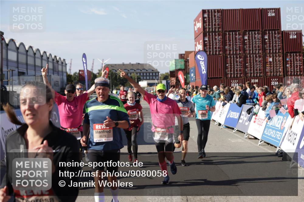 03.10.2025 - Köhlbrandbrückenlauf Jannik Wohlers http://msf.ph/oto/9080058 03.10.2025 13:17:47 Ziel 4410, 4645, 4679, 4829, 5168, 5339, 5685, 5731, 5732, 5917, 6331, 6388, 6485, 6704 meine-sportfotos.de