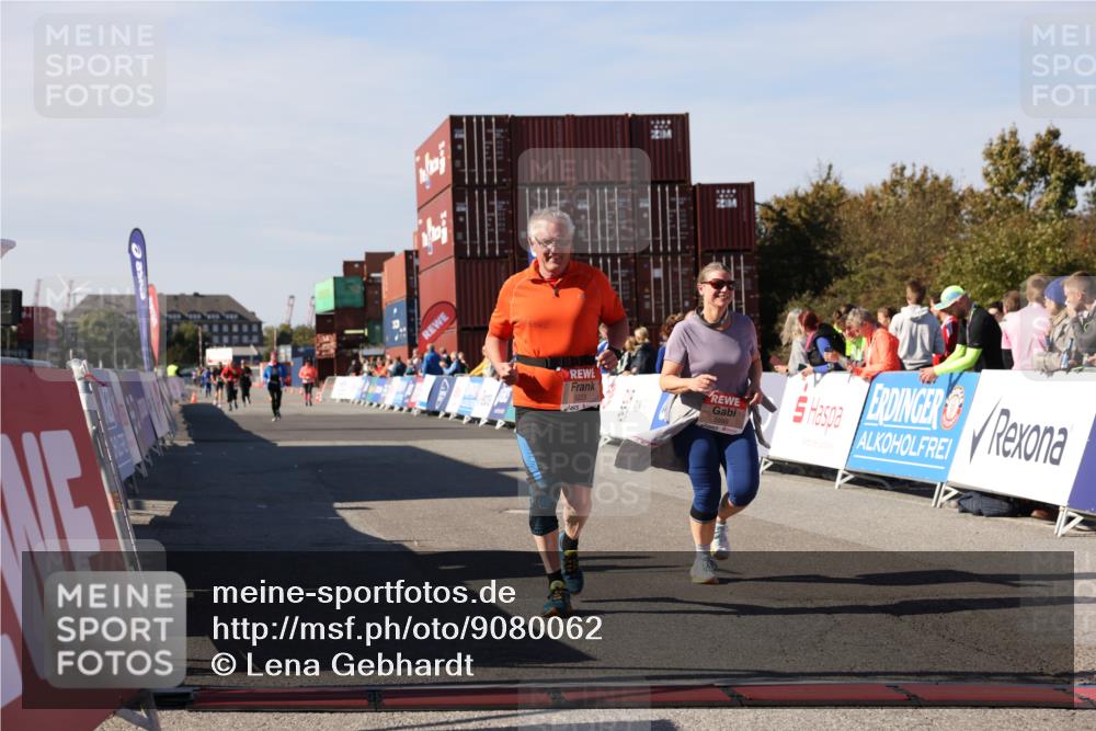 03.10.2025 - Köhlbrandbrückenlauf Lena Gebhardt http://msf.ph/oto/9080062 03.10.2025 13:45:28 Ziel 5223, 5600, 5999, 6695 meine-sportfotos.de