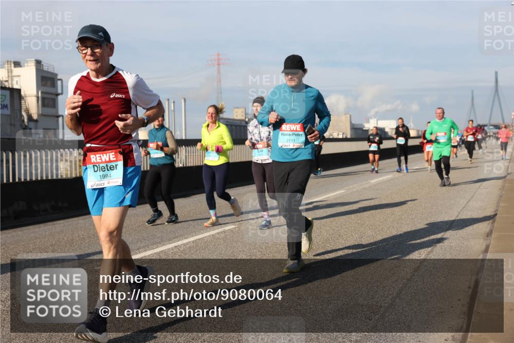 03.10.2025 - Köhlbrandbrückenlauf Lena Gebhardt http://msf.ph/oto/9080064 03.10.2025 10:03:39 Position 2 1984, 2111 meine-sportfotos.de