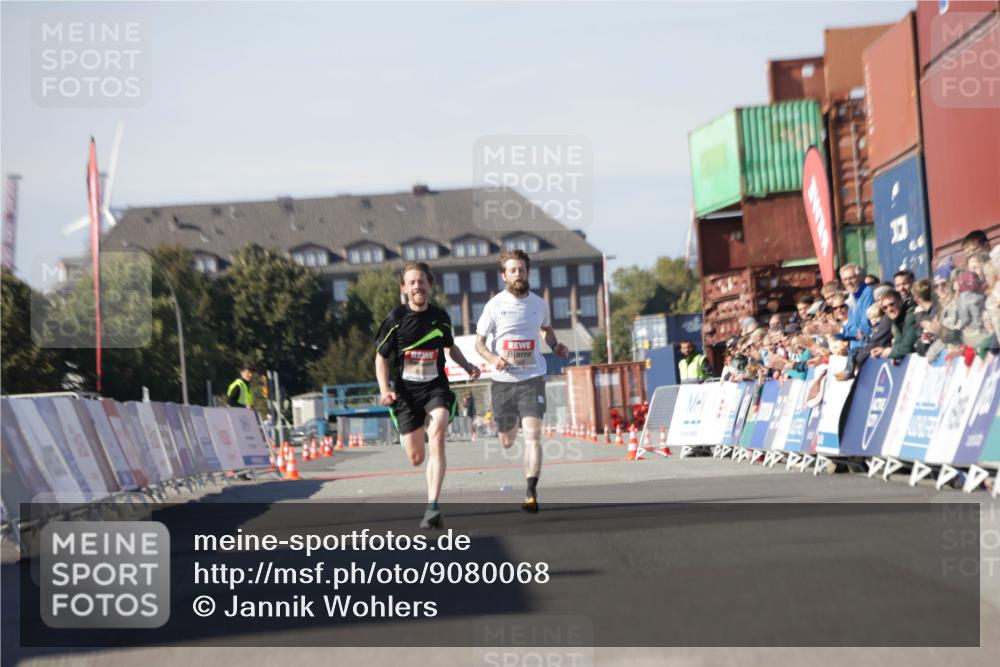 03.10.2025 - Köhlbrandbrückenlauf Jannik Wohlers http://msf.ph/oto/9080068 03.10.2025 12:50:03 Ziel 4035, 6086 meine-sportfotos.de