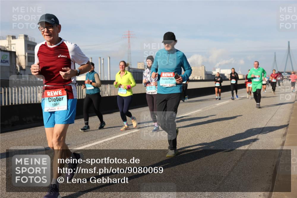 03.10.2025 - Köhlbrandbrückenlauf Lena Gebhardt http://msf.ph/oto/9080069 03.10.2025 10:03:39 Position 2 1984, 2111 meine-sportfotos.de