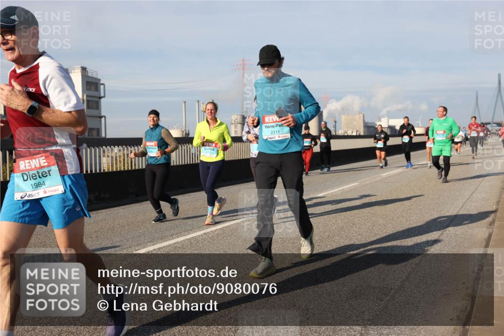 03.10.2025 - Köhlbrandbrückenlauf Lena Gebhardt http://msf.ph/oto/9080076 03.10.2025 10:03:40 Position 2 1984, 2111 meine-sportfotos.de
