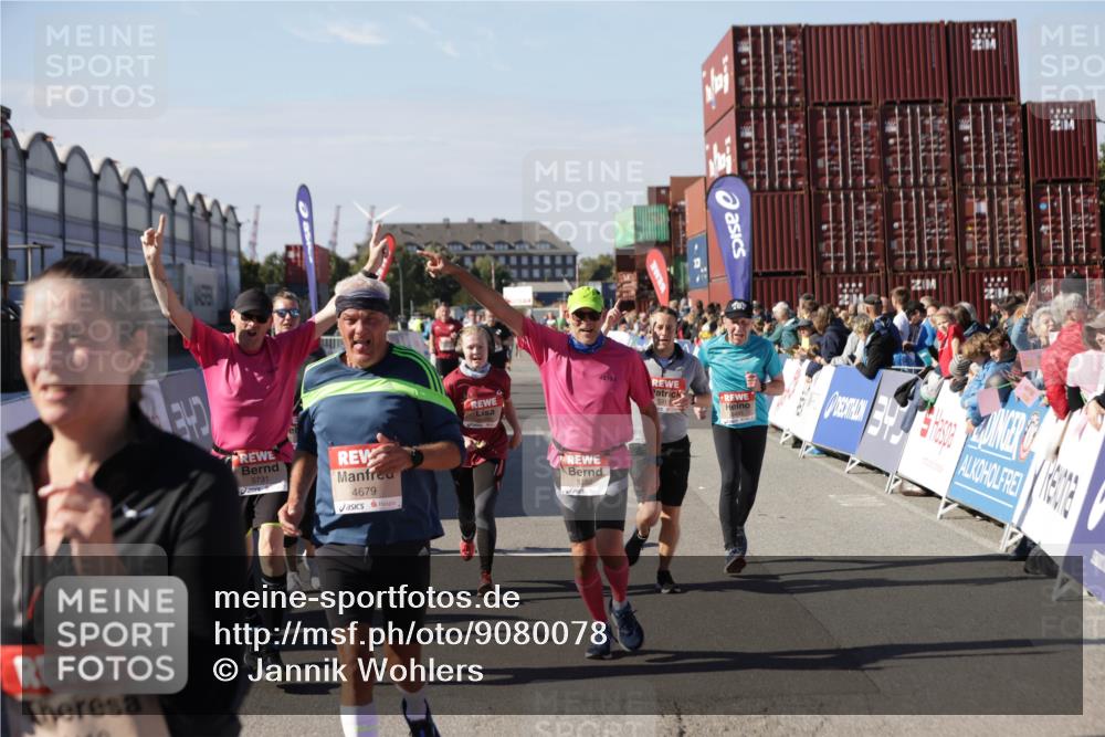 03.10.2025 - Köhlbrandbrückenlauf Jannik Wohlers http://msf.ph/oto/9080078 03.10.2025 13:17:47 Ziel 4410, 4645, 4679, 4829, 5168, 5339, 5685, 5731, 5732, 5917, 6331, 6388, 6485, 6704 meine-sportfotos.de