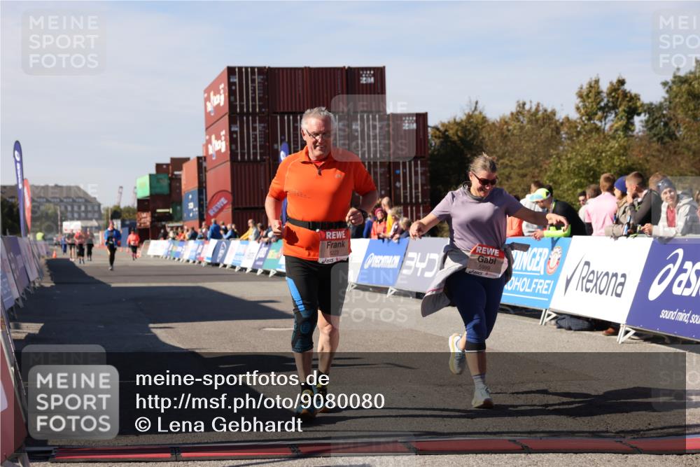 03.10.2025 - Köhlbrandbrückenlauf Lena Gebhardt http://msf.ph/oto/9080080 03.10.2025 13:45:29 Ziel 5223, 5600, 5999, 6695 meine-sportfotos.de