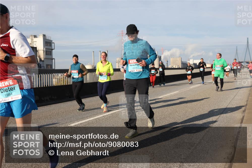 03.10.2025 - Köhlbrandbrückenlauf Lena Gebhardt http://msf.ph/oto/9080083 03.10.2025 10:03:40 Position 2 1984, 2111 meine-sportfotos.de