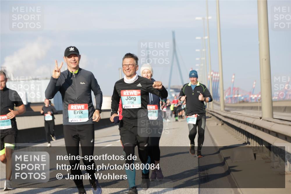 03.10.2025 - Köhlbrandbrückenlauf Jannik Wohlers http://msf.ph/oto/9080084 03.10.2025 09:53:47 Position 3 3641, 2735, 2736, 555 meine-sportfotos.de