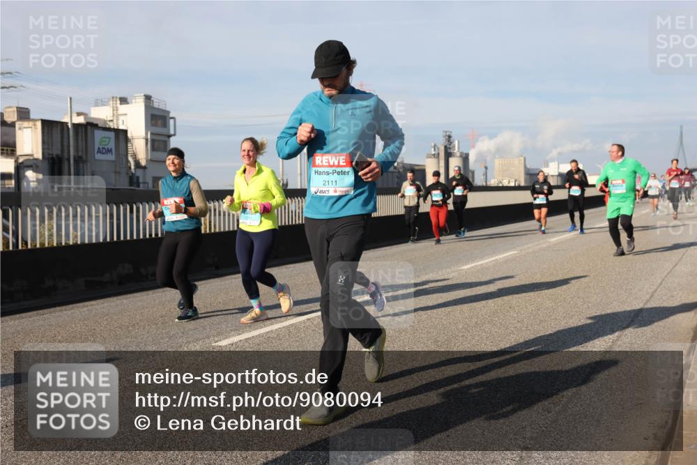 03.10.2025 - Köhlbrandbrückenlauf Lena Gebhardt http://msf.ph/oto/9080094 03.10.2025 10:03:40 Position 2 2111, 6 meine-sportfotos.de